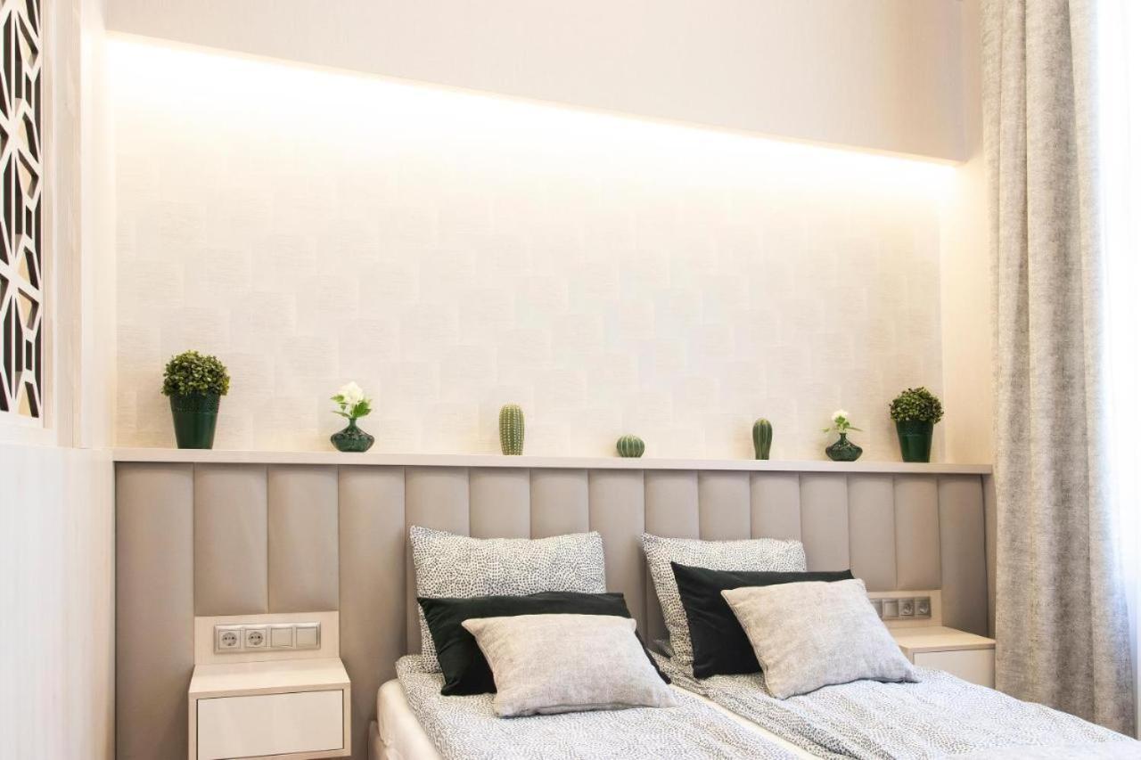 Central Relax Boutique Suites Boedapest Buitenkant foto